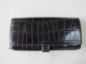 【Felisi】フェリージのコロコロ　古くなった財布を染め直しでキレイに。