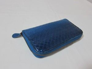ボッテガ・ヴェネタの長財布、染め直しとファスナー引き手作成。