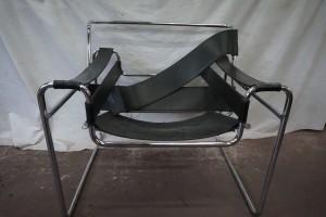 【Wassily Chair】福岡市西区からワシリ―チェアの張替施工のご依頼です。