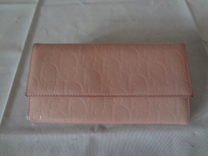 【Dior】　エナメルの財布　再塗装修理！