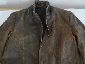 ジャケット　起毛　紫外線の色あせ　黒へカラーチェンジは、福岡革研究所博多店へ！