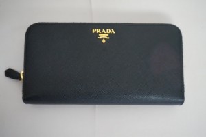 【博多店】　PRADA　プラダ　財布　部分補色。