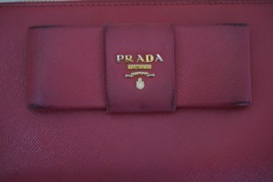 【博多店】PRADA　プラダの財布　角すすれ　黒ずみ　クリーニング+補色で綺麗に！