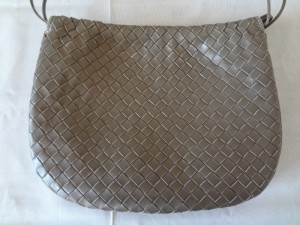 編み込みのバッグの染め直し・クリーニング・修理は、革研福岡店へ！！