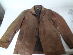 【CK39】　革のコートの色落ちでお悩みの方、福岡博多店にご相談ください。