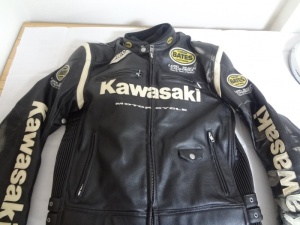 【KawasaKi】福岡博多店、　カワサキのライダーズジャケットを、修理修復ブログNO.０６５