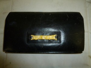 【carven】　黒の財布を染直しです。福岡市東区からのご依頼です。