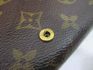 【ルイヴィトン】財布のホックボタン交換～広島店　店長ブログ