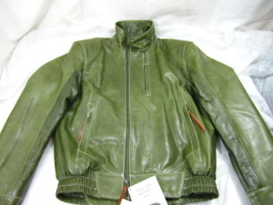 KUSHITANI クシタニの革ジャケットの色変え～グリーンからブラックへカラーチェンジ！