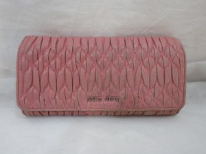【miu miu】ミュウミュウ　ピンクの長財布をリカラー、色直しで綺麗に使えるようにレザーリペア！