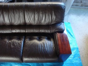 カリモクのソファー部分張替え及び全体補修（リペア）