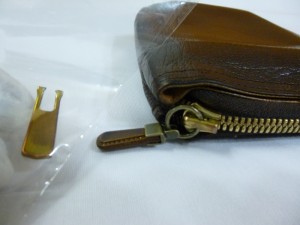 財布のチャック直しやバックのショルダー部の縫製、金具の取付けなど鹿児島市内全域より御依頼頂いております。