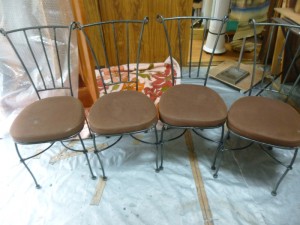 待合椅子（いす）張替修理／鹿児島県内の設計事務所さまよりファブリック（布）➡合皮素材への張替修理の御依頼です。
