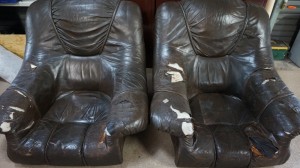 【オランダ家具】シングルソファ　大きく破れた革も、部分張替えで蘇ります！！