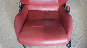 【車シート】クリーニング　ＨＯＮＤＡ　Ｓ2000　赤　レザーシートは意外と汚れています！