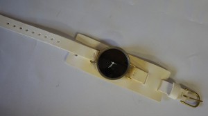 【腕時計のベルト】新品　展示による日焼け・変色　染め直し☆　