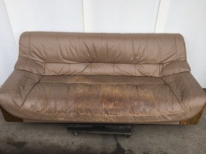 本革ソファーの座面が破れたら、座面だけ張替えればいいんです