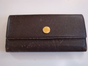 【ブルガリ】財布についた、ちょっと気になる傷も綺麗に直します！