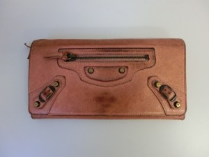 バレンシアガ　財布の修理　キズ破れ補修と黒ずみ補修