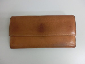 【IL　BISONTE】イルビゾンテ　財布のシミ、黒ずみ補修・修理