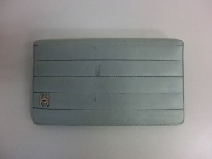シャネルの財布をカラーチェンジ