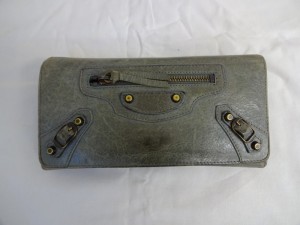 【財布の修理】　バレンシアガ　長財布のキズ補修と染め直し