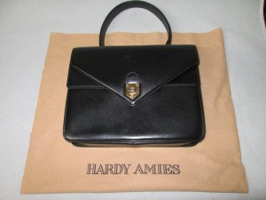 【HARDY AMIES】ハーディー・アーミス　内袋交換のご依頼です。お盆期間も営業しています。