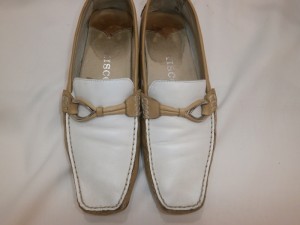 汚れが染み込み黒ずんでいませんか？靴を綺麗に修復できる、革研究所　名古屋東店！