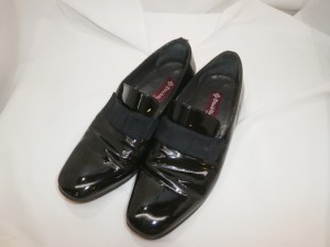 エナメル靴のひび割れ修理も対応可能なお店　革研究所！