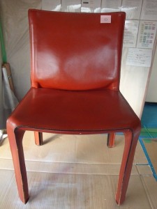 １　カッシーナ　椅子　脚　革　色落ち　補修　カラーリング　染め直し