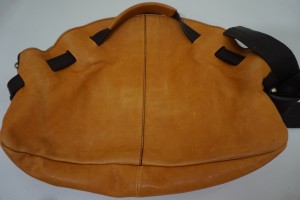福岡市南区から、【ANDREA MABIANI】アンドレア　マヒアーニのバッグの色あせを元の色に染め直し修理で綺麗にした事例です。