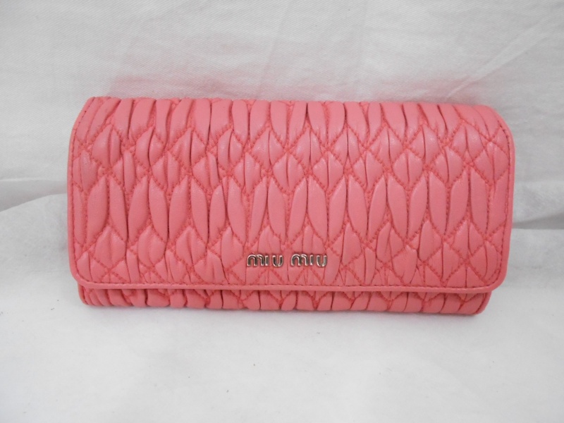 Miu Miu ミュウミュウ ピンクの長財布をリカラー 色直しで綺麗に使えるようにレザーリペア 広島店