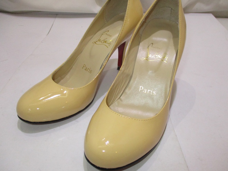 エナメル靴修理 変色して黄ばみ 色移りまであってもエナメルの光沢は再現可能な革研究所 名古屋東店